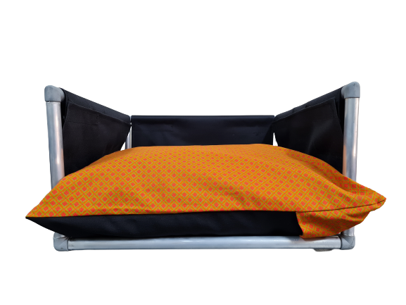 Shweshwe Haustierbett aus Aluminium