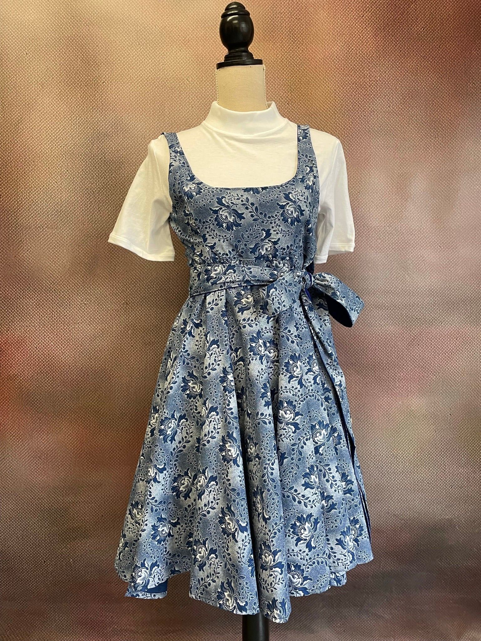 Geblümtes ShweShwe Pixie-Kleid