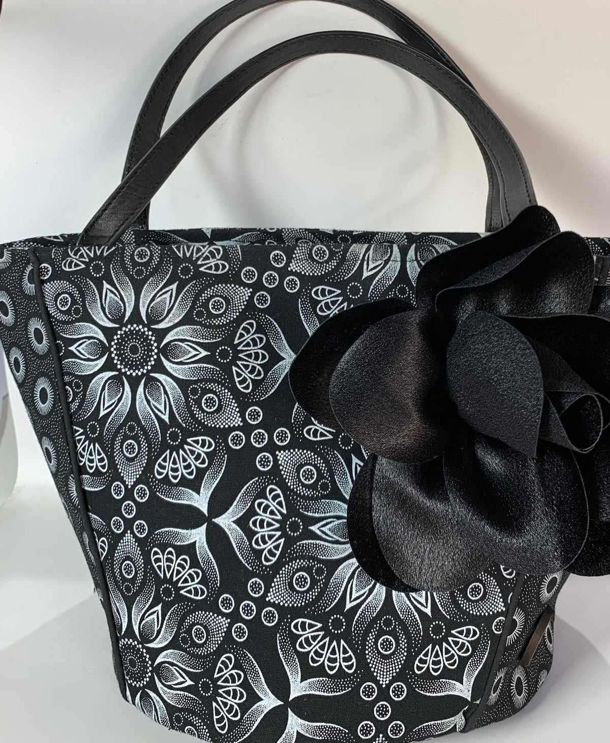 Simone shweshwe Handbags