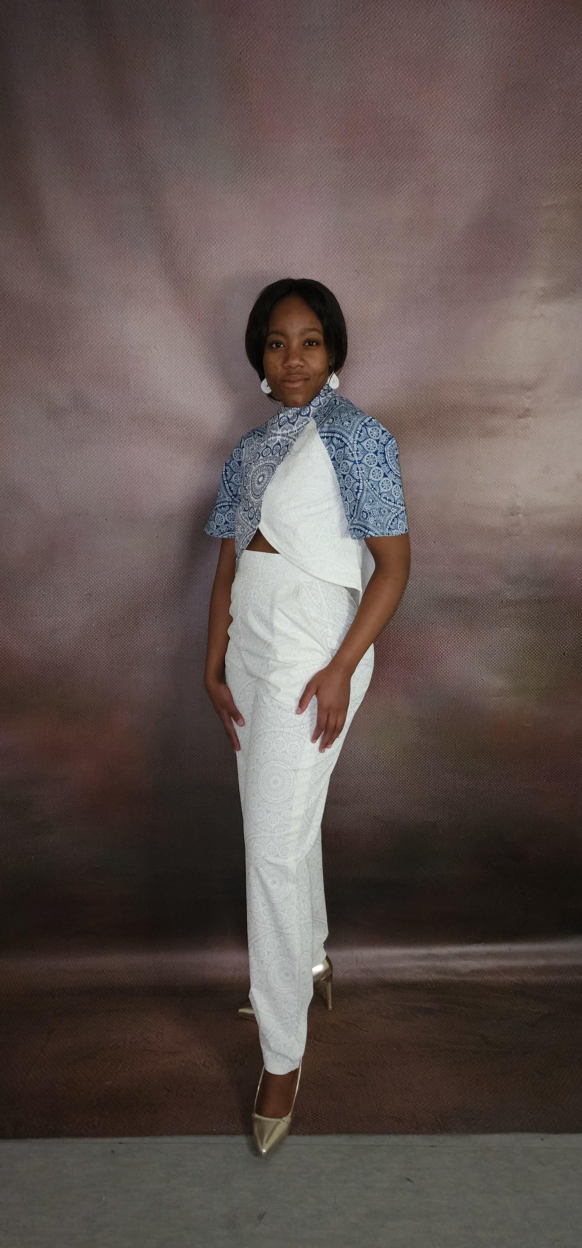 Shweshwe Feminie White crop top reversible set