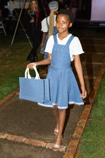 Maßgeschneidertes Shwehwe-Kleid für Mädchen
